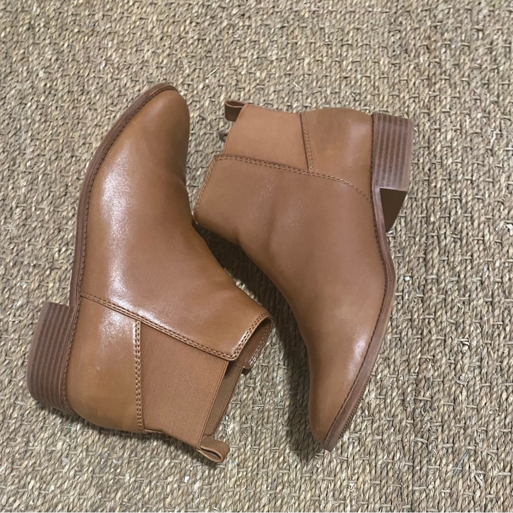 Aldo Size 8.5 Ankle Boots Cognac Stylish and Classic Tan Women’s Pull On